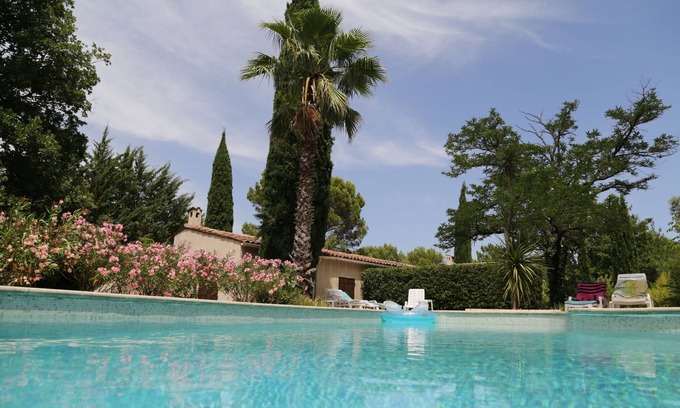 Claviers Villa | 12-20 Pers. Einfamilienhaus Sehr ruhig und abgelegen auf 2 Ha Tastatur (Var)