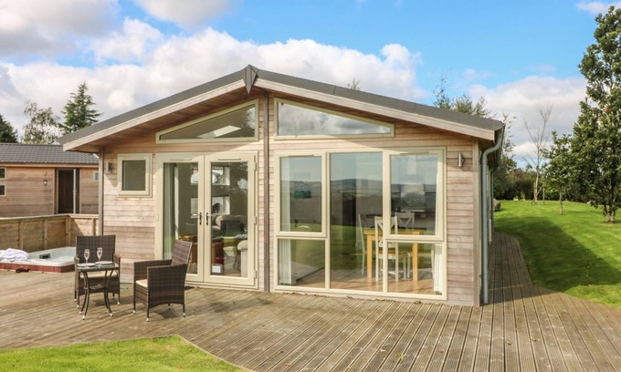 Dobwalls Hütte | 12 HORIZON VIEW, pet friendly, luxury holiday cottage in Dobwalls