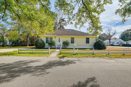 Conway Haus | 12 Mi to Myrtle Beach Peaceful Abode in Conway!