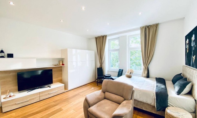 Brigittenau Wohnung | 12 min to Praterstern - elegant 2BR Apt w/Balcony