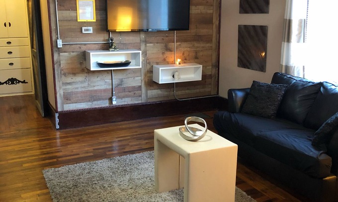 Lansing Haus | 5 Minuten zu MSU, Downtown & Sparrow Krankenhaus! 2 Zim. Überarbeitet!