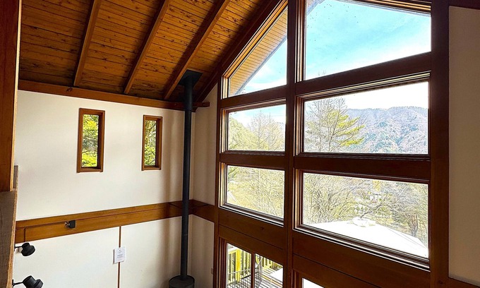 Fujikawaguchiko Hütte | 120sqm Cathedral ceiling cottage/3min walk lake/Fuji view BBQ terrace/kawaguchi