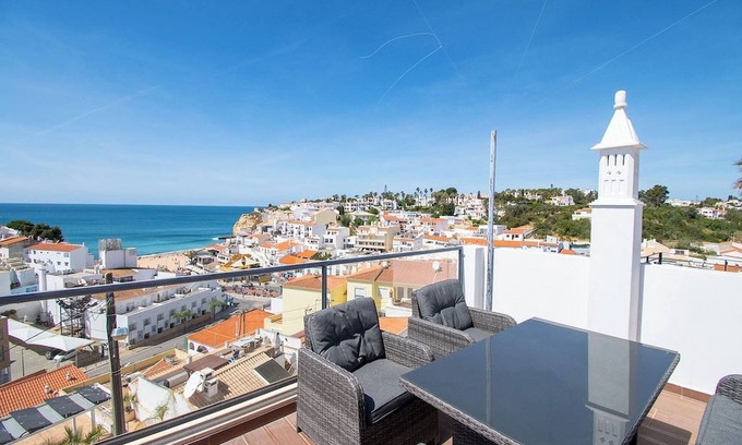 Carvoeiro Skihütte | 12A Modernised yet traditional house