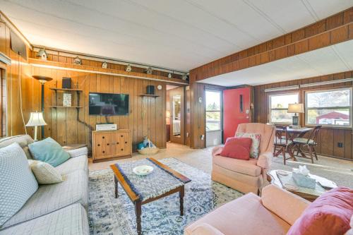 Petoskey Haus | 13 Mi to Nubs Nob Pet-Friendly Retreat