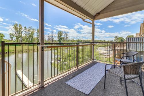 Oak Harbor Wohnung | 13 Mi to Port Clinton Lake Erie Getaway with Dock