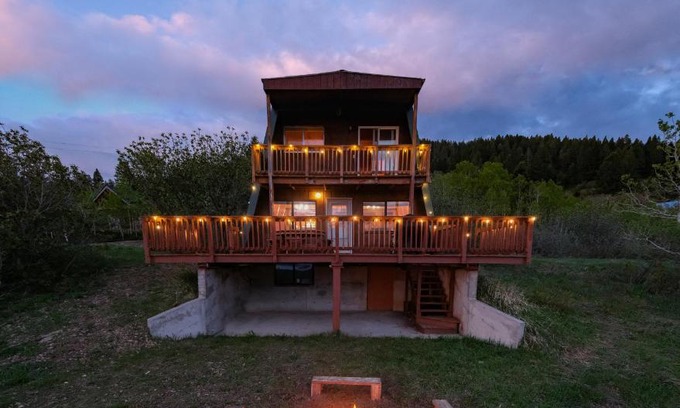 Island Park Haus | 15 min to West Yellowstone/Amazing Views