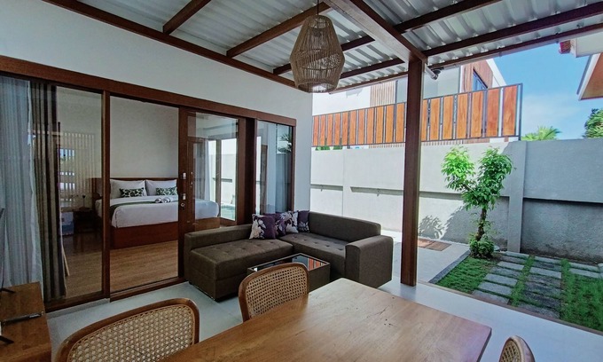 Kekeran Villa | 15 Minutes walk to the beach