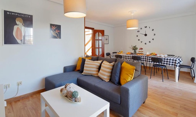 El Pison Haus | 158A Triplex Rinconin con piscina