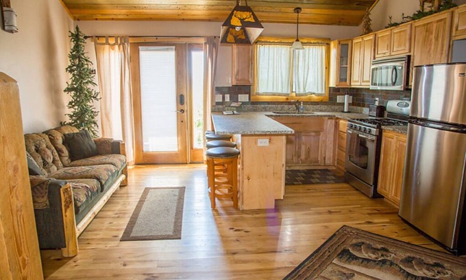 Afton Eigentumswohnung | 16) 1 BEDROOM WITH LOFT CONDOS - 3 QUEENS- The Mountain Inn