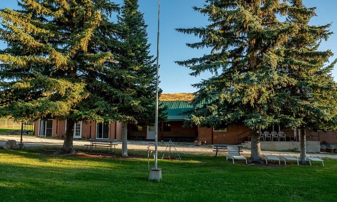 Fish Haven Kabine | 16 Schlafzimmer Stream Seite Lodge auf 3 Hektar in Bear Lake-Sleeps 60