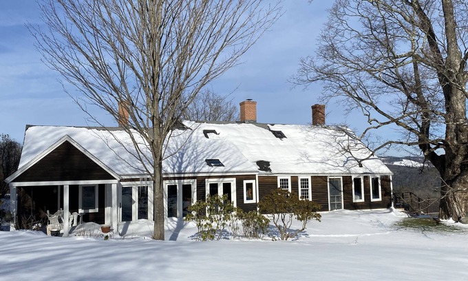 Williamsville Haus | Hilltop Haven - Ein Ende eines Feldweges, in dem Sie sich entspannen und entspannen können.