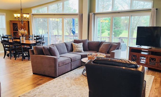 Rome Haus | 18 Pines - Right next to Sand Valley!