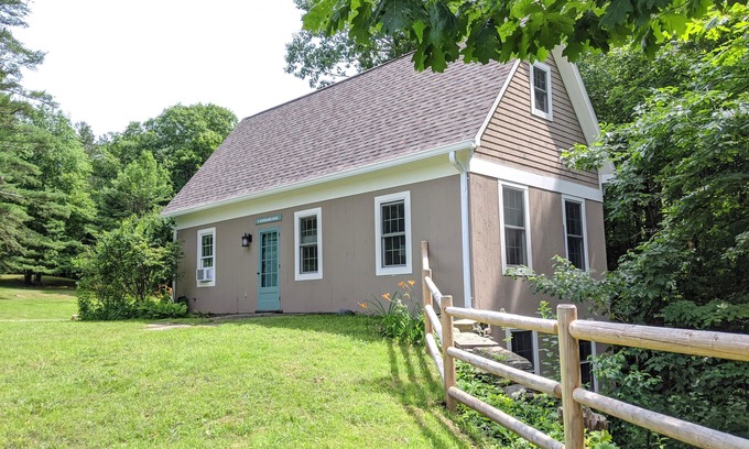 Shelburne Falls Haus | 1810 Brook Side Mill/House / EV Level 2 Charging on Site