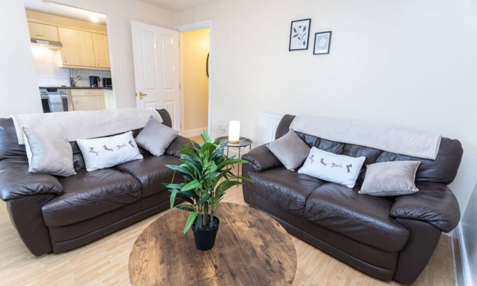Swindon Wohnung | 18FC Apartment 2 Bedroom Sleeps 4 Long Stay Disc