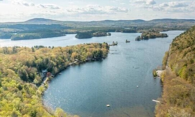 Camden Kabine | 1920’s Cozy Cabin on Megunticook Lake