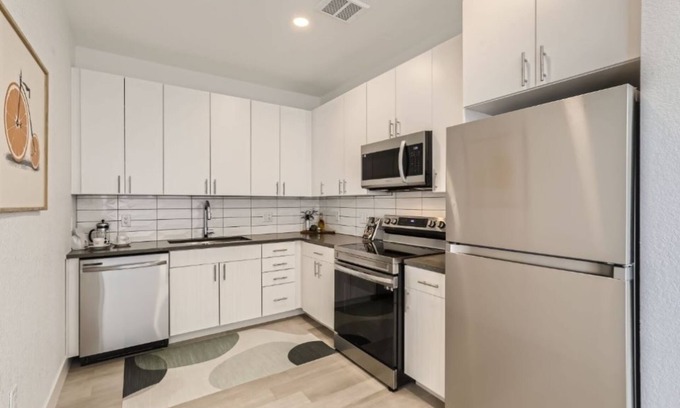 Aurora Wohnung | Stanley Unit- 1BR 1BA - W