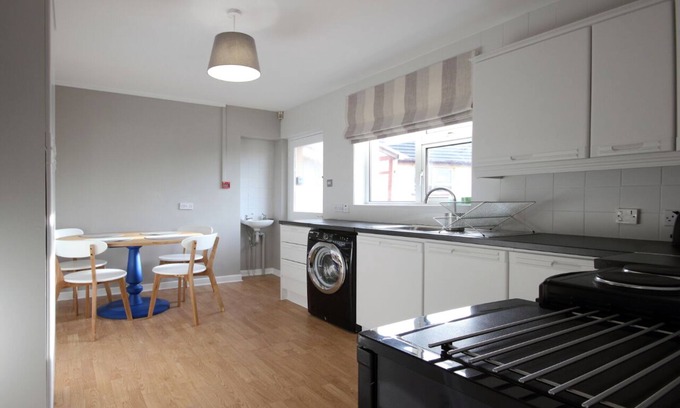 Dungannon Wohnung | Apartment-Familie-Eigenes Badezimmer-McGlynn Suite