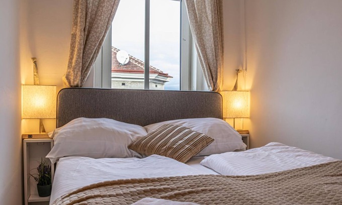 Neulerchenfeld Wohnung | 1BR Apt. Urban Oasis by Stadthalle