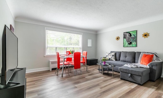 Hamilton Wohnung | 1BR Apt w King Bed & Netflix - Near DT Hamilton