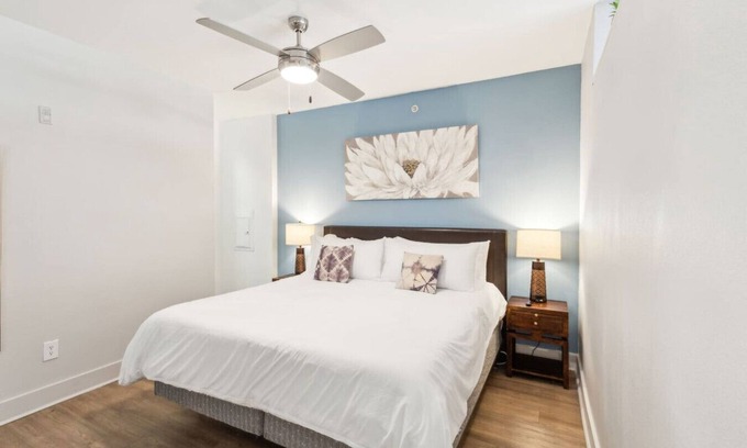 Deep Ellum Wohnung | 1BR Apt with Pool, Gym, and Free Parking