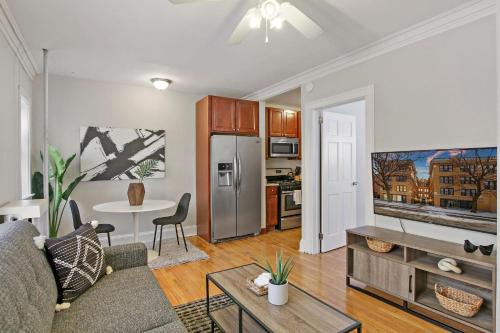Ravenswood Wohnung | 1BR Calm & Cozy Apt in Lincoln Square - Eastwood 2S