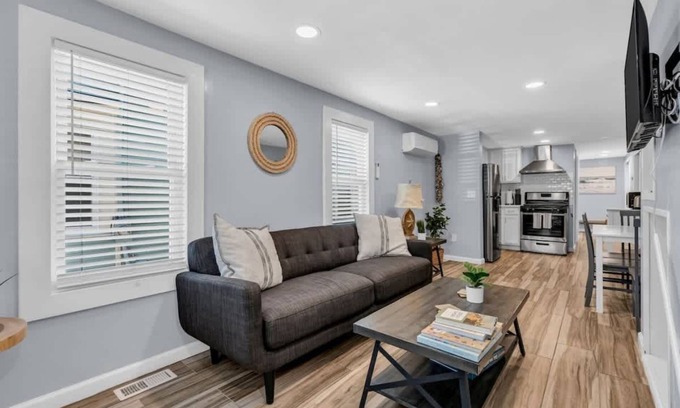 Ocean Grove Wohnung | 1BR Victorian Private Apt | Near Beach + Asbury