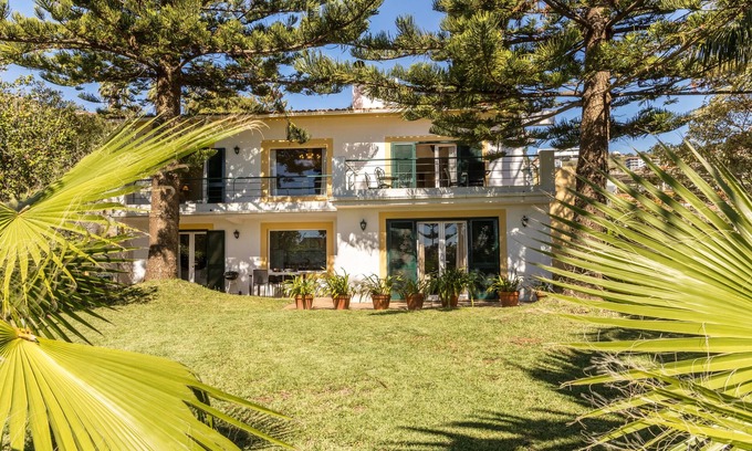 Canico Wohnung | Ferienwohnung 'Villa Echium T2' im 1. Stock mit zwei Schlafzimmern und Gemeinschaftsgarten