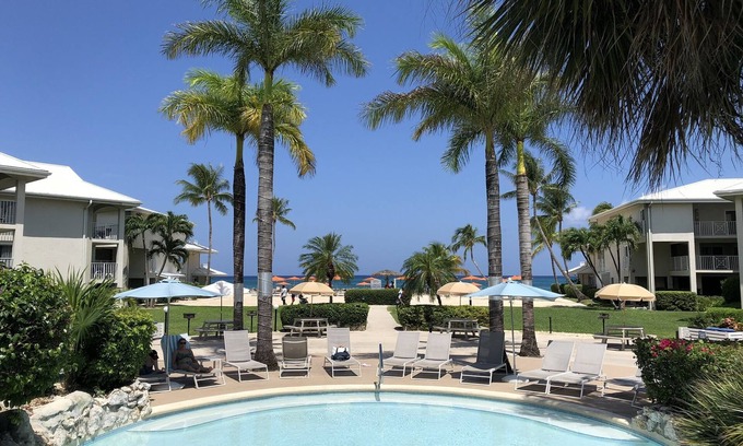 Seven Mile Beach Eigentumswohnung | Oceanview / Poolside ------ "THE BEST" siehe Gästekommentare
