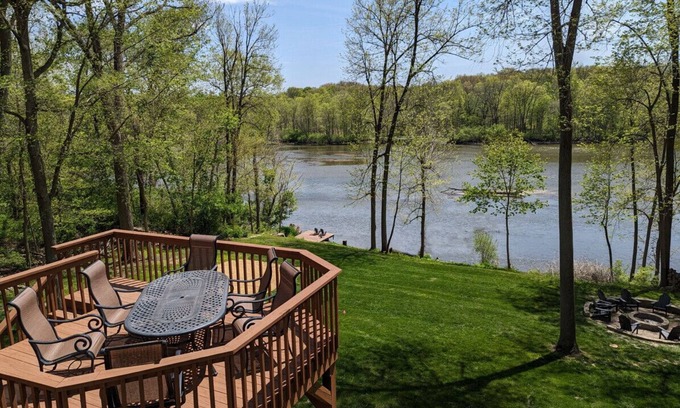 Yorkville Haus | 2-Acre Retreat on the Fox River with Spectacular Views & Hot Tub!