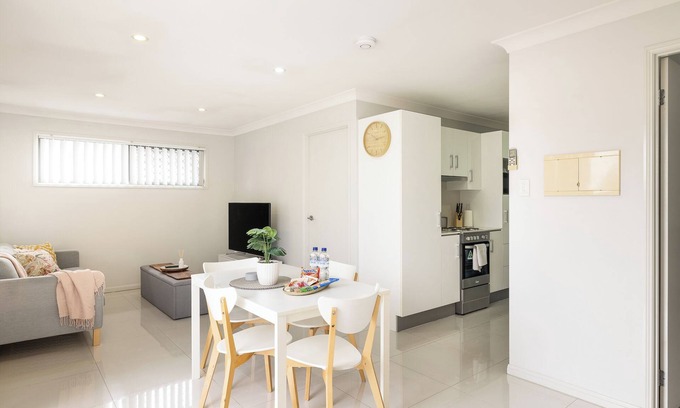Rocklea Wohnung | 2 Bdr Apt! Garage! Balcony! GST Credits! 118D2