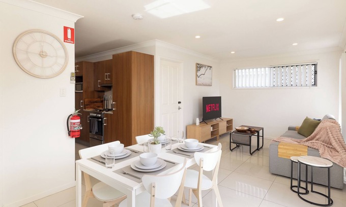 Rocklea Wohnung | 2 Bdr Apt! Garage! Balcony! GST Credits! 116D2