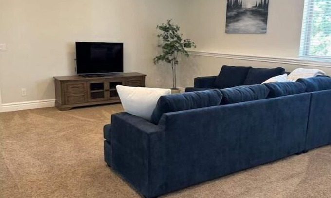 Bountiful Wohnung | 2 Bdrm Private Basement Apartment Sleeps 6