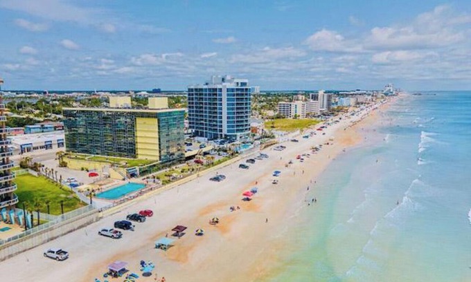 Daytona Beach Eigentumswohnung | 2 beach studios 2 bathrooms 🌊 oceanfront pool & tiki🍹 - Direct Beach 🏖️ Access