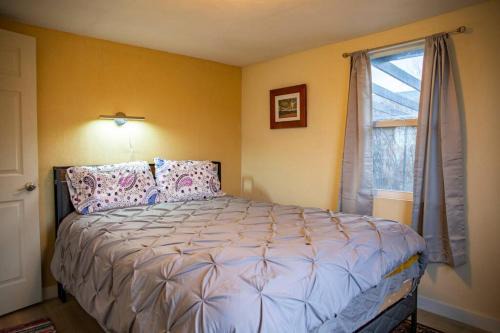 Price Haus | 2 bed 1 bath cottage home