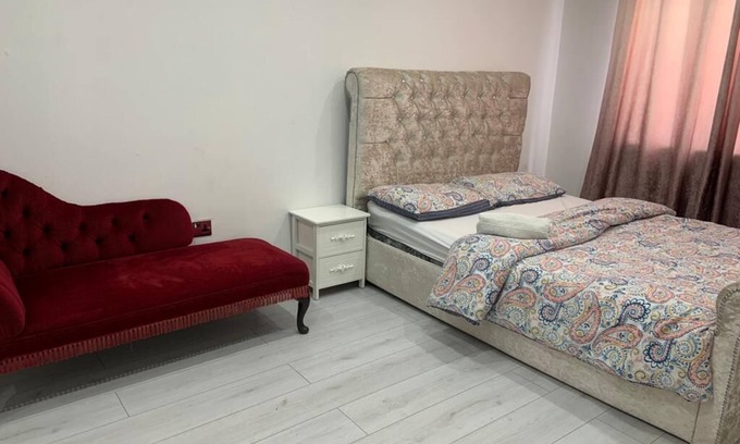 Lacey Green Haus | 2 Bed-1 Bath-Sleeps 4-Parking-Pets