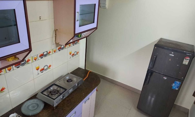 Valasaravakkam Wohnung | 2 Bed, 2 Bath Aptmt with AC, water heater, TV, 24x7 Internet, Fridge, Gas Stove
