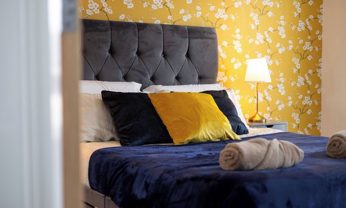 Wakefield Wohnung | 2 Bed 2 Bath | Free Parking | En-suites | WiFi | King Size Beds| Self Check-in