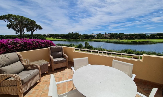 Quinta do Lago Wohnung | 15%discount July dates! 2 bed apartment with lake views Sao Lourenço Quinta Lago