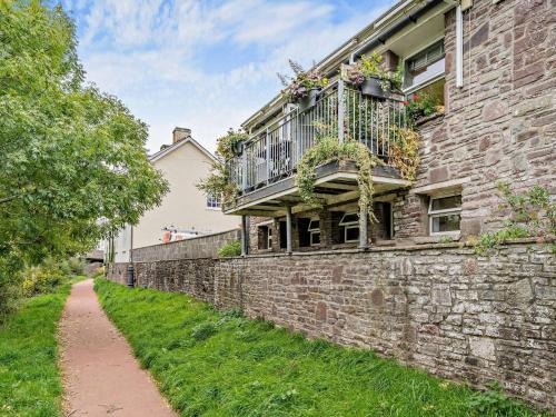 Brecon Haus | 2 Bed in Brecon Town BN140