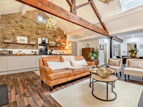 New Mills Haus | 2 Bed in Buxton 94059