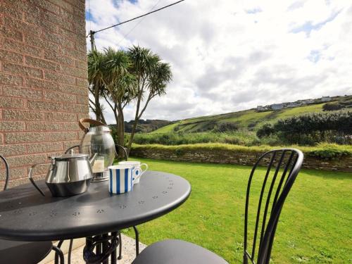 Mawgan Porth Haus | 2 Bed in Mawgan Porth 43204