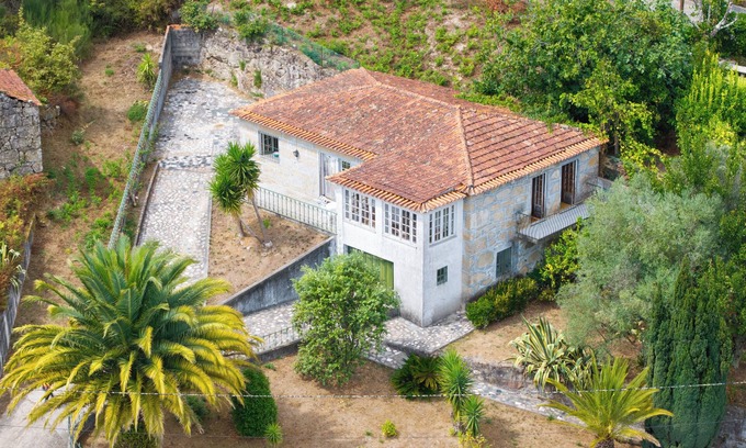 Tarouquela Hütte | 2-bedr. farm with garden near Praia Fluvial and Cinfães in Tarouquela/With key safe