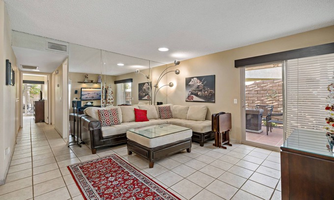 Racquet Club Estates Haus | 2 Bedroom 2 Bath in gated community