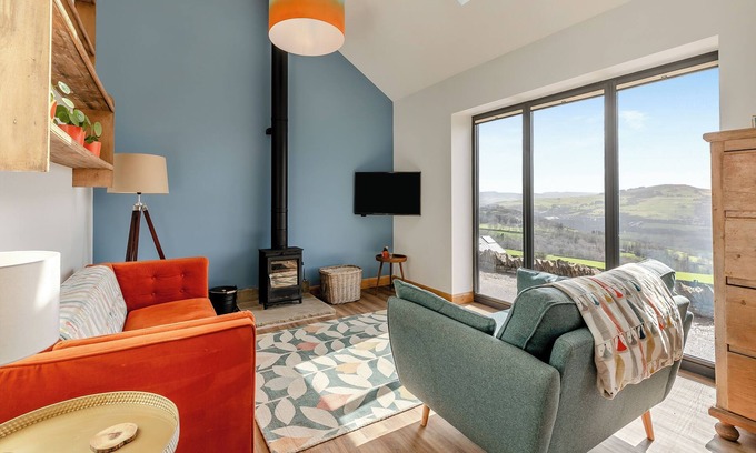 Little Hayfield Hütte | 2 bedroom accommodation in Mellor, near Marple