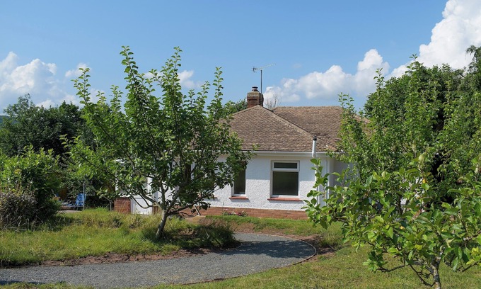Ross-on-Wye Hütte | 2 bedroom accommodation in Coughton, near Ross-on-Wye