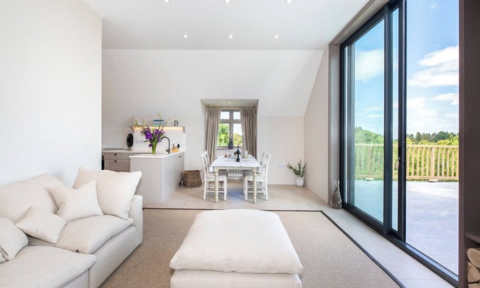 Broadway Hütte | 2 bedroom accommodation in Broadway, near Cotswolds