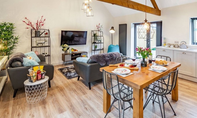 Brigg Hütte | 2 bedroom accommodation in Elsham, near Brigg