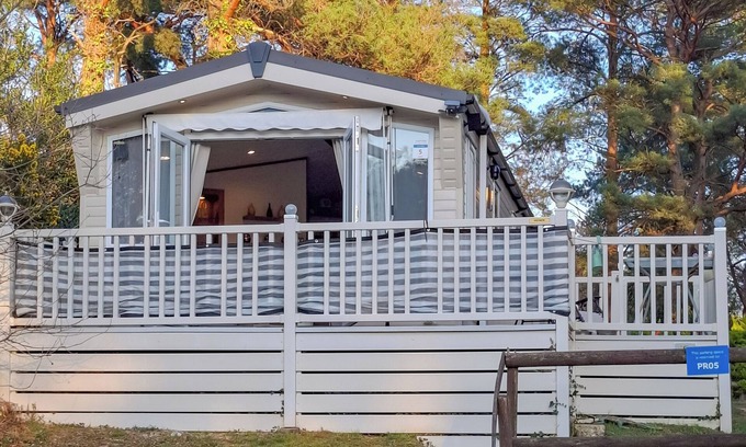 Holton Heath Hütte | 2 Schlafzimmer Unterkunft in Poole