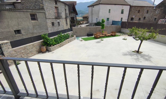 Senegue Wohnung | 2 bedroom apartment near ski Panticosa Formigal Pyrenees Aragon