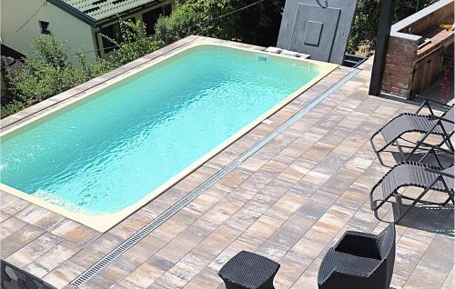 Duga Resa Haus | 2 Bedroom Awesome Home In Donji Zvecaj